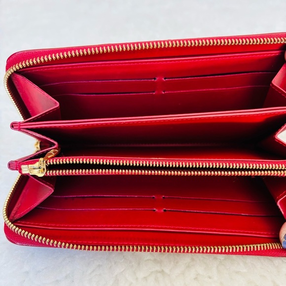 Louis Vuitton Cherry Red Vernis Zip Around Long Wallet - Picture 4 of 16
